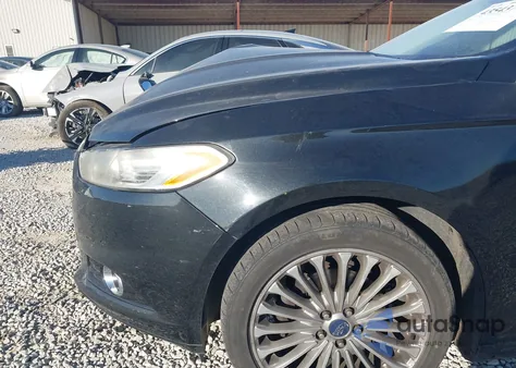 2014 Ford Fusion Titanium z USA, uszkodzony, nr VIN 3FA6P0K99ER235558
